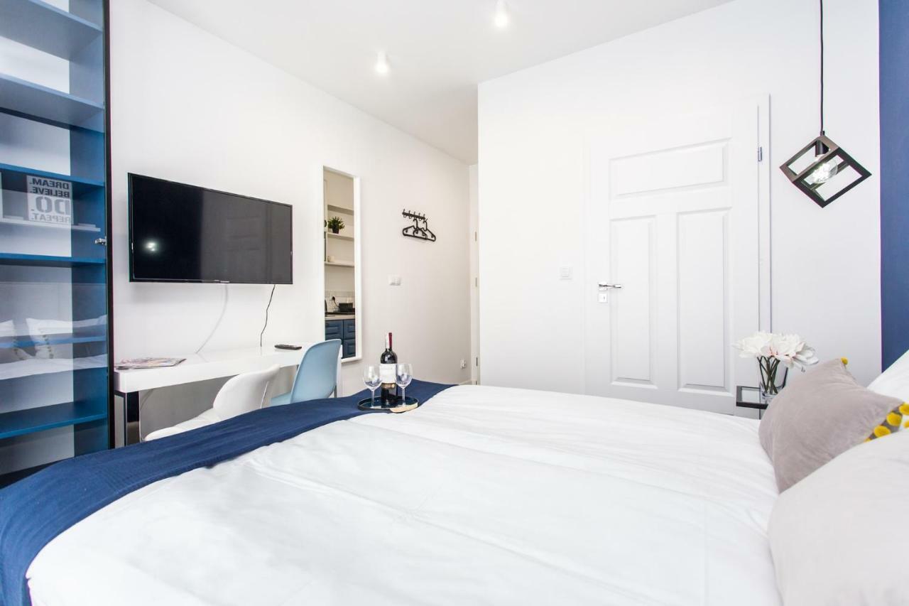 Modern & Classy Industrial - Apartamenty Browar 格但斯克 外观 照片