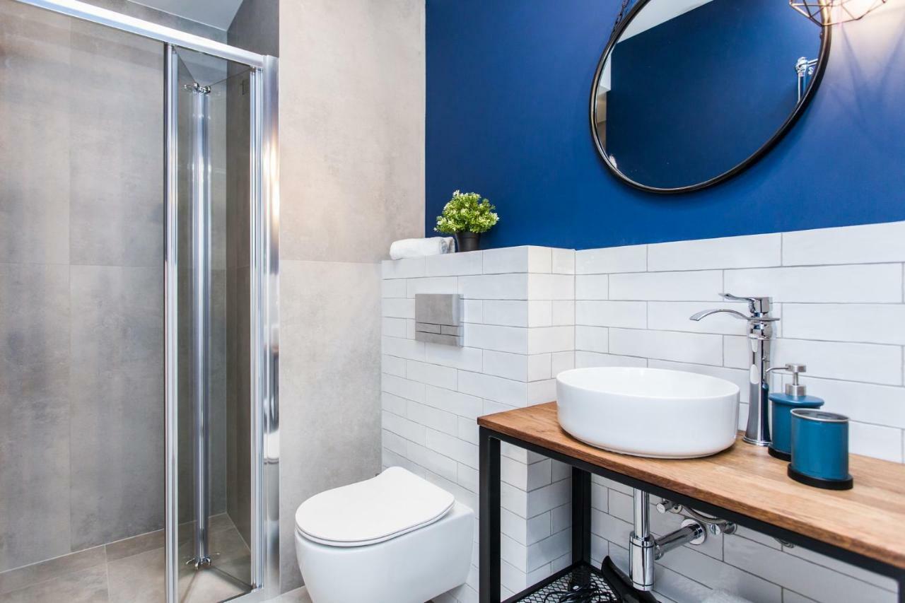 Modern & Classy Industrial - Apartamenty Browar 格但斯克 外观 照片